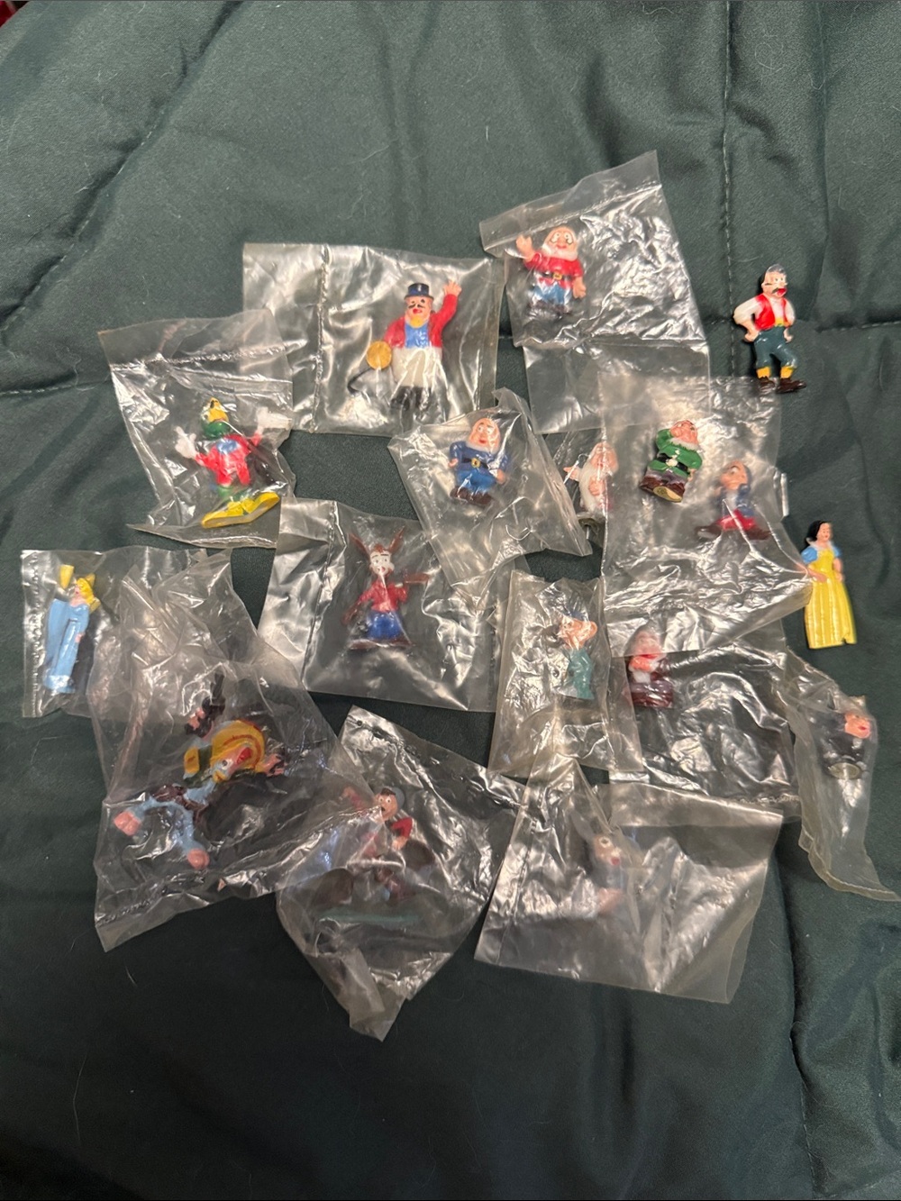 17 Disney Tinykins Snow White seven dwarfs caballeros circus master dumbo